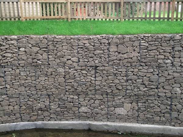 A 3 layers of gabion retaining wall is used as the foundation.