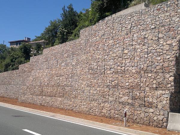 A 8 layers of gabion retaining wall on the roadside.